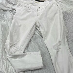 White Levi’s 711 Skinny Jeans 32